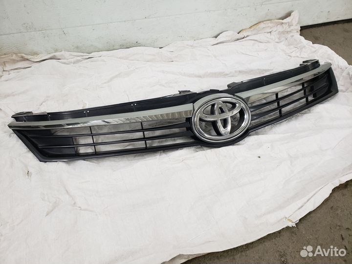 Toyota Camry V55 Решётка радиатора