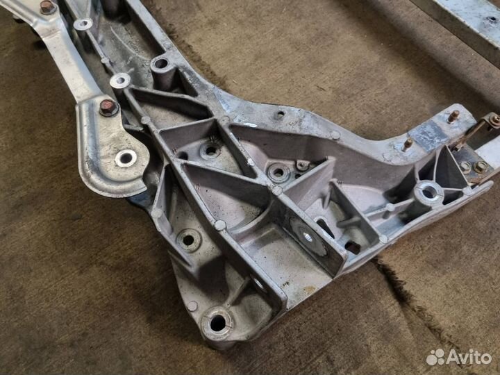 Подрамник передний Infiniti FX/QX70 S51