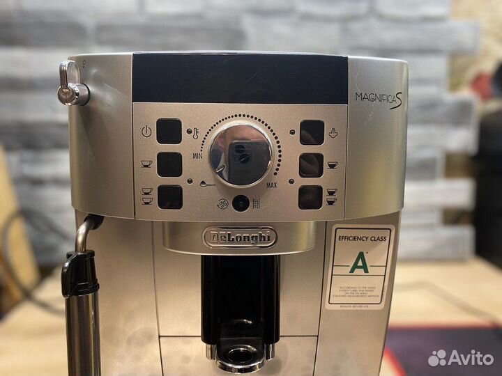 Кофемашина DeLonghi Magnifica S