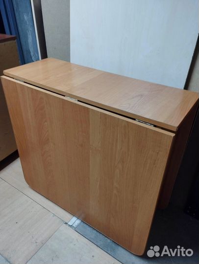 Стол книжка