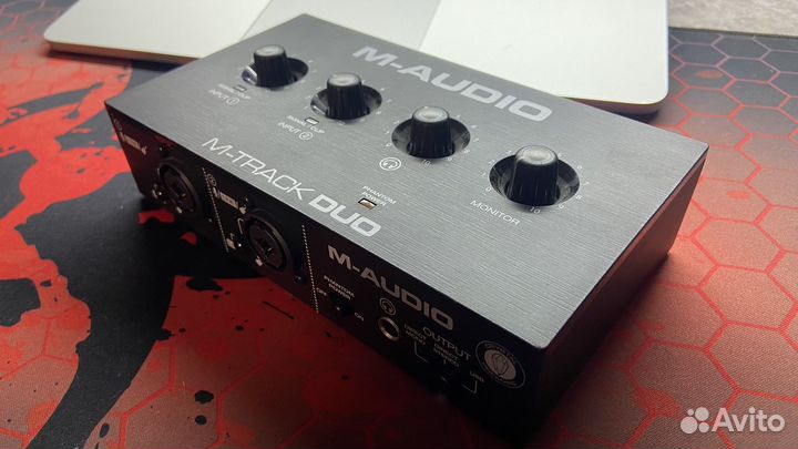 Аудиоинтерфейс M-Audio