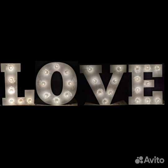 Буквы love с лампами в аренду