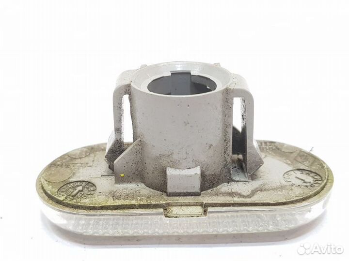 Поворотник в крыле Renault Duster 2014