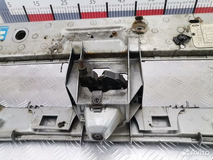 Панель передняя (телевизор) для Ford Focus 1