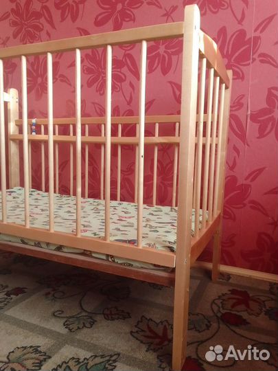 Детская кроватка