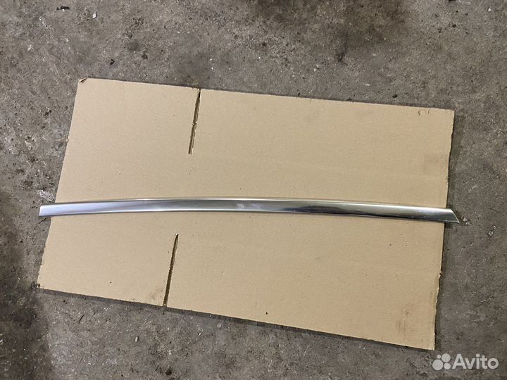 Молдинг задней левой двери Opel Astra J