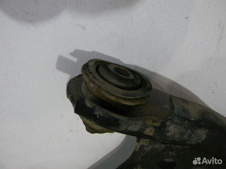Рычаг передний правый нижний