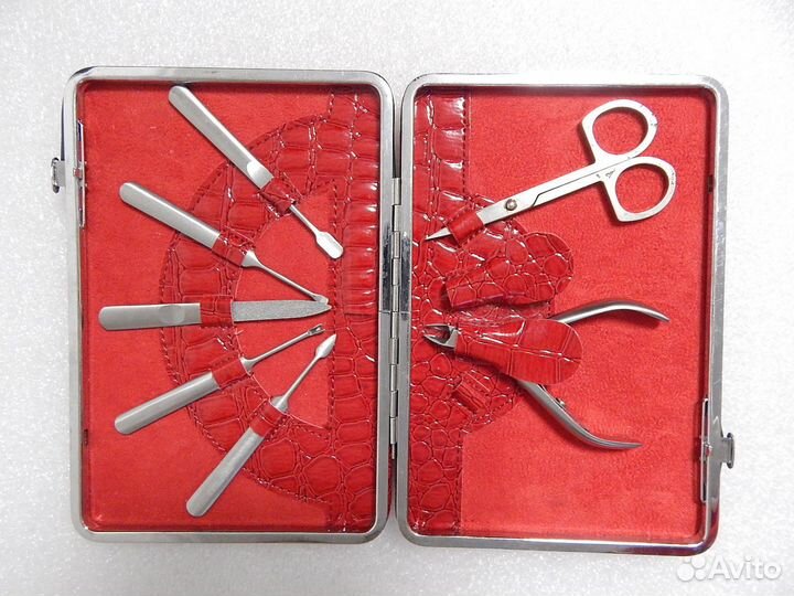 Маникюрный педикюрный набор