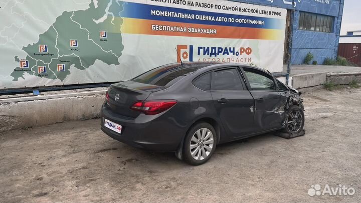 Стекло двери передней правой Opel Astra (J) 161083