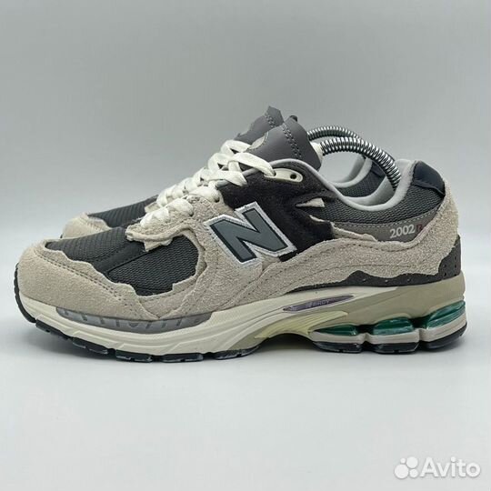 Стильные кроссовки New Balance 2002R White