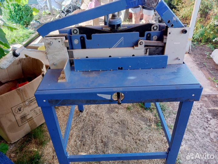 Резак гильотинный для бумаги