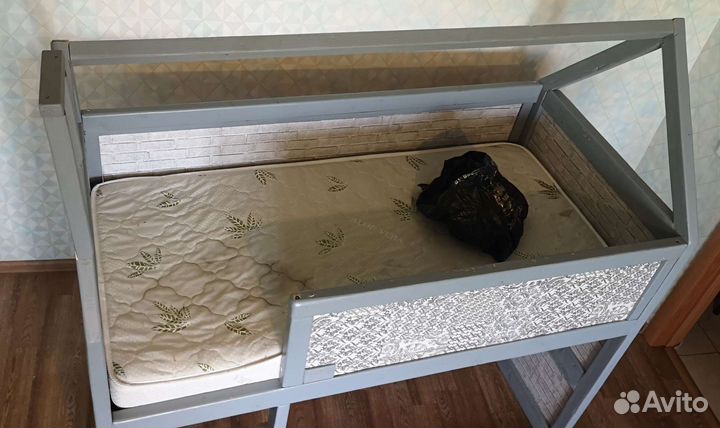 Детская кровать с домиком