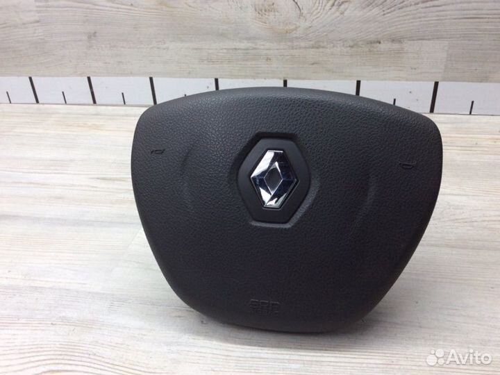 Подушка безопасности в рулевое колесо Renault