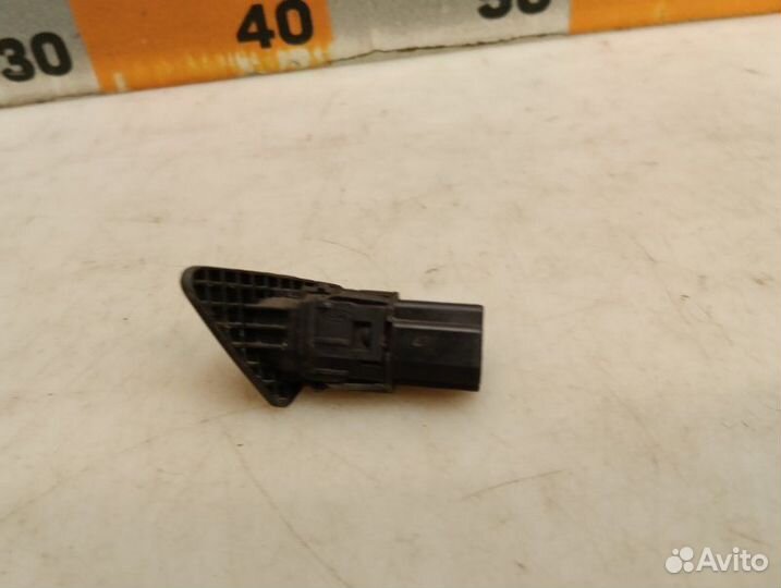 Кнопка открывания багажника Ford Focus 1 2.0 1999