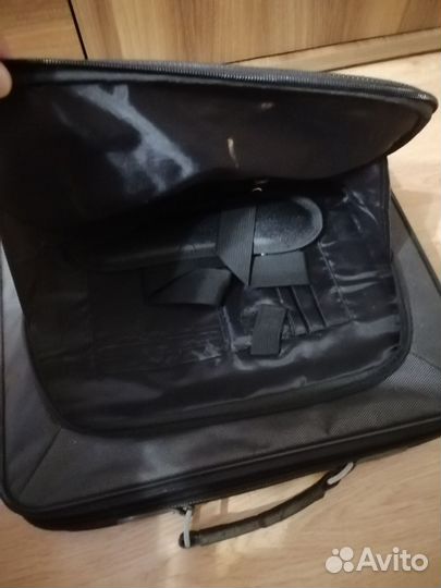 Портфель для ноутбука