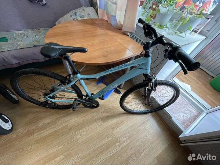 Велосипед бу Liv