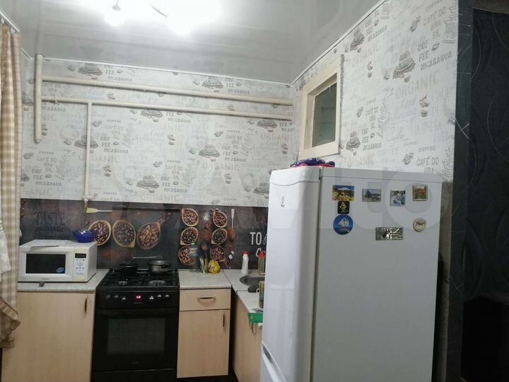 2-к. квартира, 43 м², 1/3 эт.