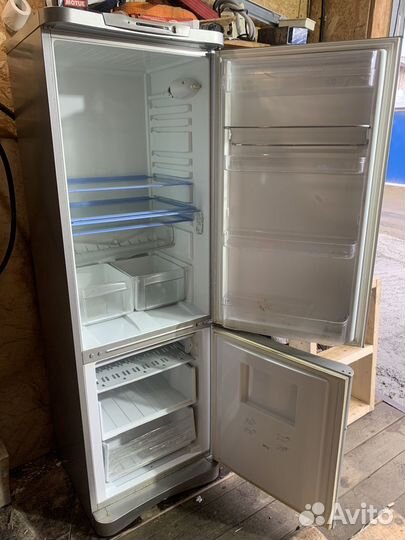 Холодильник Indesit