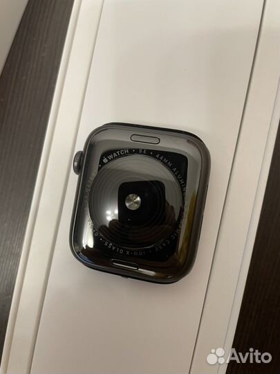 Часы apple watch se 44mm
