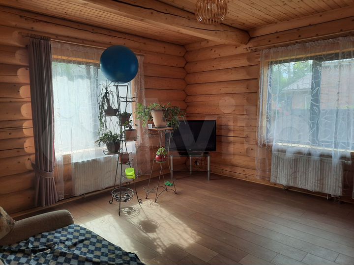 Дом 200 м² на участке 9 сот.