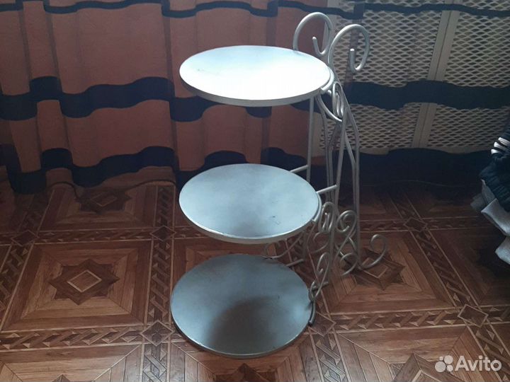 Полка под торт трёх уровневая