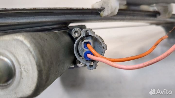 Стеклоподъемник электрический правый передний Dacia Sandero