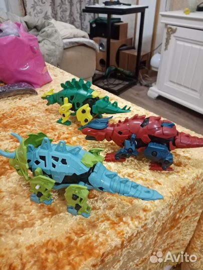 Механический динозавр игрушка