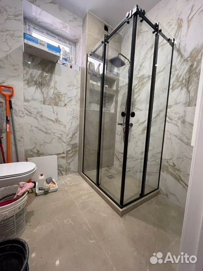 Стеклянная душевая перегородка