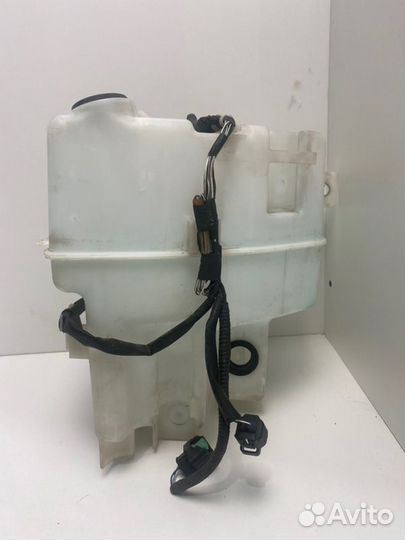 Бачок стеклоомывателя передний Toyota Camry V70