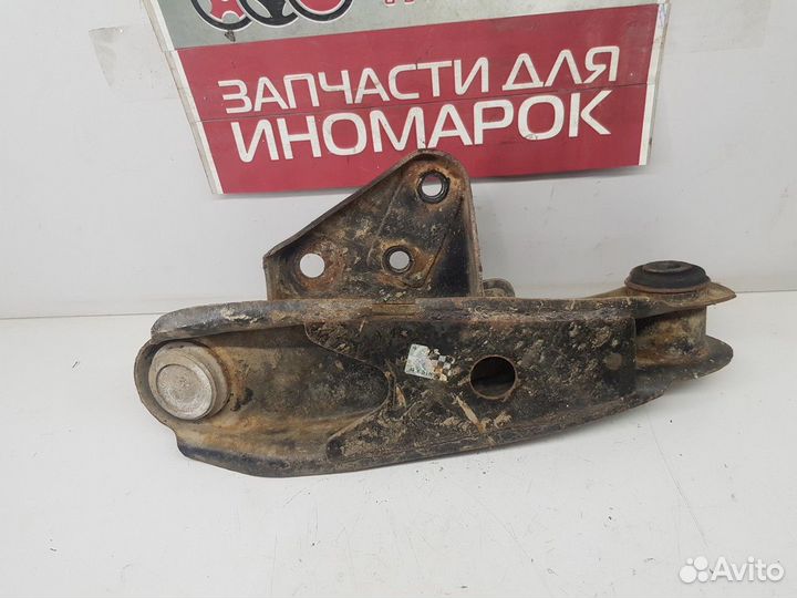 Рычаг подвески передний нижний правый