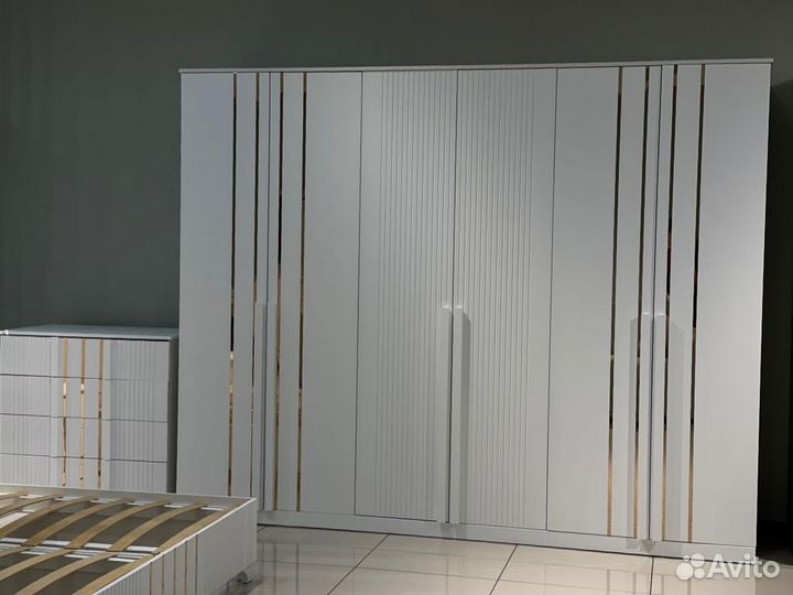 Спальный гарнитур новый