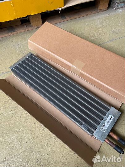 Радиатор CNH 89513676