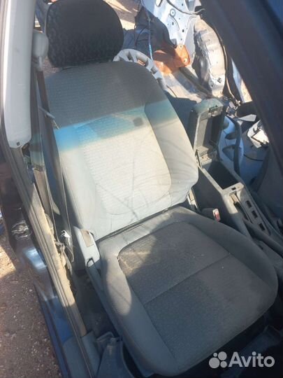 Сиденье передние Nissan Almera Classic
