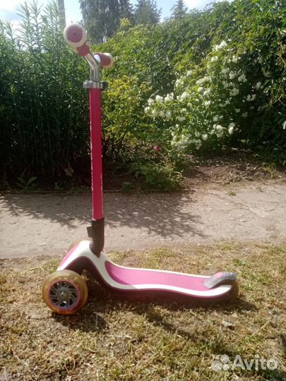 Самокат трехколесный