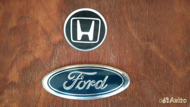 Эмблема на бампер