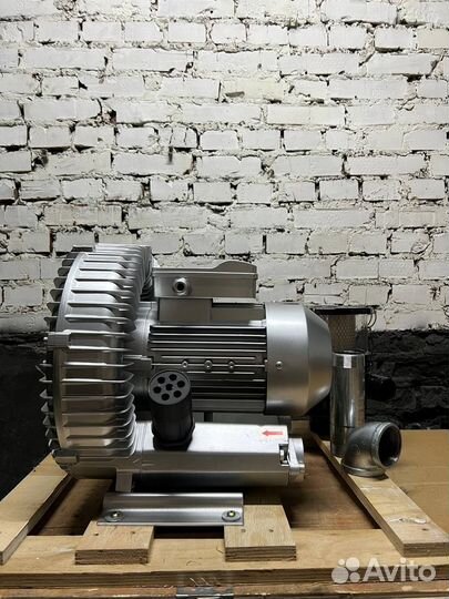 Вихревой вакуумный насос 2.2 кВт воздуходувка