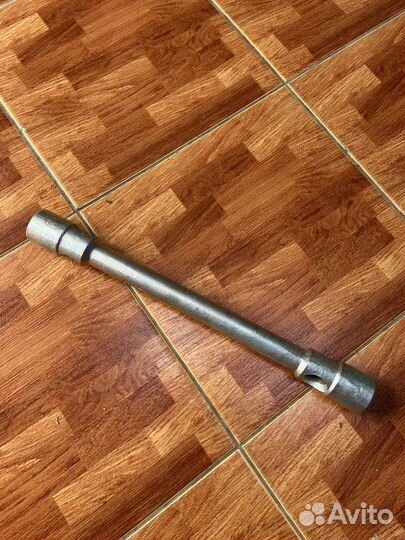 Балонный ключ 24 27 на Газель