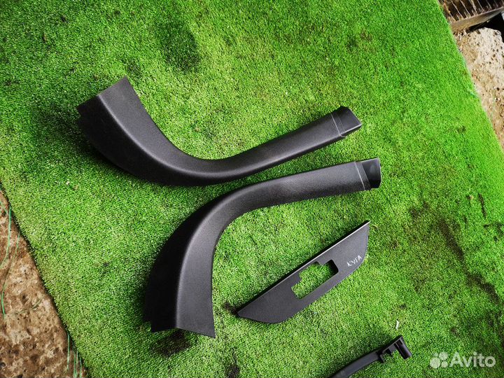 Обшивка двери багажника для Ford Kuga 2008-2012