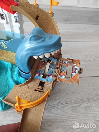 Трек хот вилз акула