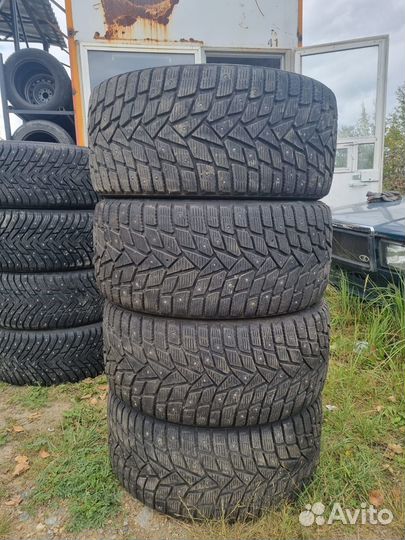 Dunlop SP Winter Ice02 275/35 R20