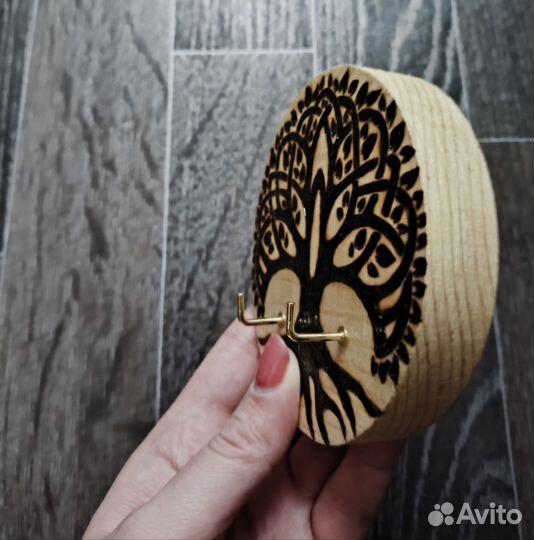 Ключница деревянная дерево жизни