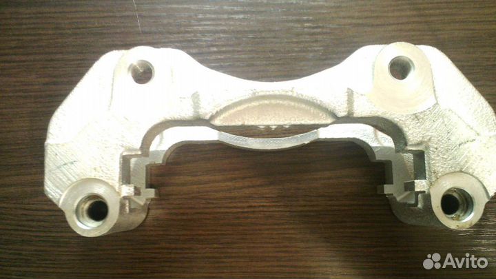 Скоба переднего суппорта Лансер 9 10 Lancer 9 10