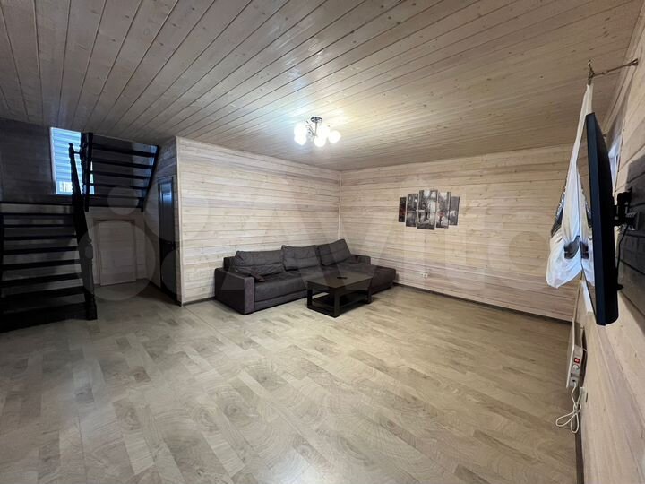 Дом 186 м² на участке 8 сот.