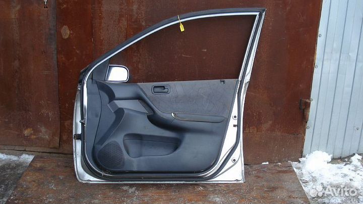 Дверь боковая honda civic EU1,EU2,EU3,EU4