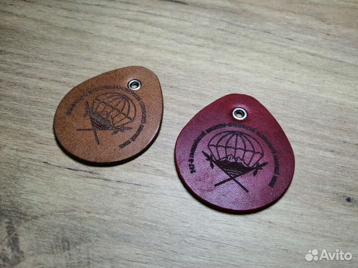 Брелок на ключи из кожи