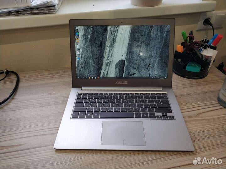 Asus Zenbook i7 4gb 256gb IPS fhd