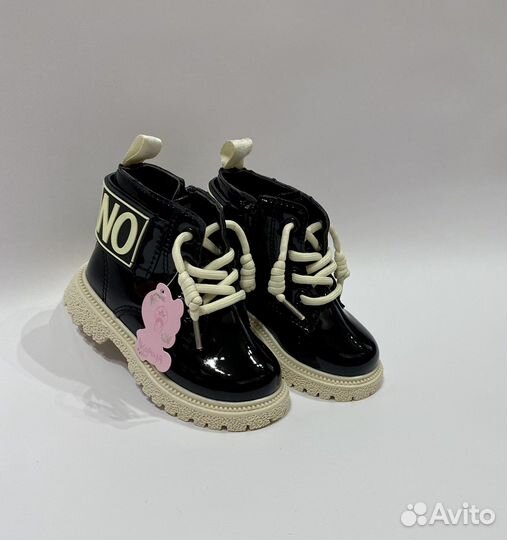 Ботинки для девочки новые
