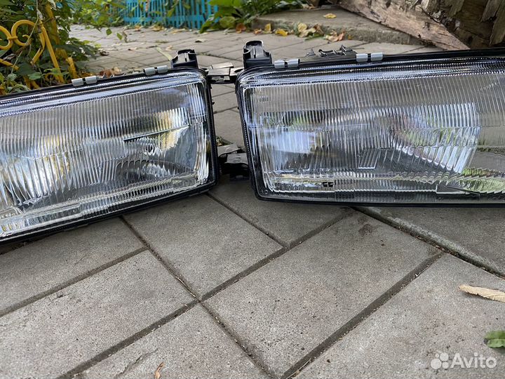 Новые левая и правая фары на Opel Vectra