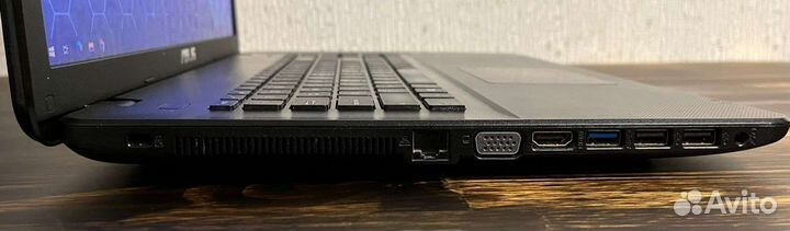 Asus 17,3 дюйма/Intel N3700/RAM 8GB