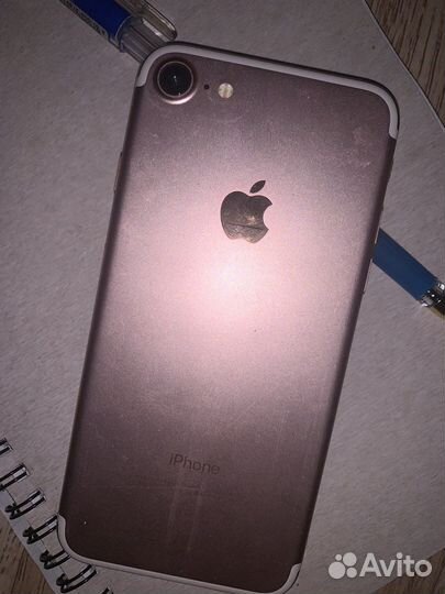 Телефон iPhone 7